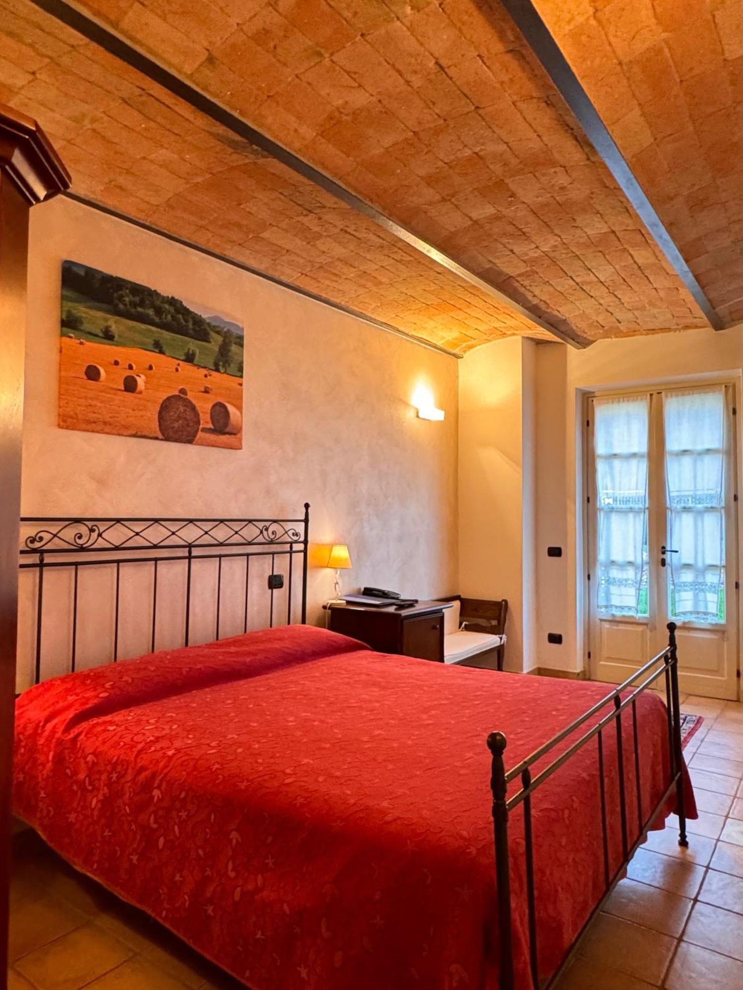 Agriturismo Podere La Piazza Costigliole d'Asti Bagian luar foto